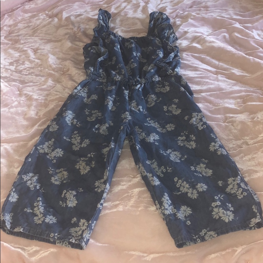 OSH KOSH summer romper; capri length; Size 4T - Picture 3 of 6